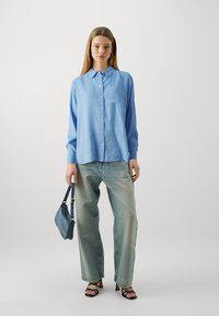 ONLY ONLTOKYO SHIRT - Chemisier - azurine