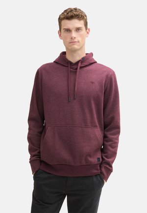 Bordeaux hoodie met een kangoeroezak, verstelbare capuchon en geribde manchetten. Gemaakt van zachte stof en heeft een klein logo op de borst.