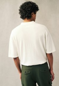 Next TEXTURED STRIPE - Polo krekls - white