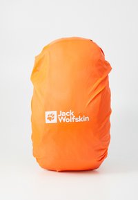 L'accappatoio arancione brillante è realizzato in un tessuto liscio e resistente all'acqua, con il logo bianco di "Jack Wolfskin" e una forma arrotondata.