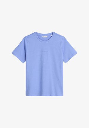 Helles blaues Baumwoll-T-Shirt, kurze Ärmel, runder Ausschnitt, mit dezentem Branding auf der Vorderseite. Glatte Textur mit lässiger Passform.