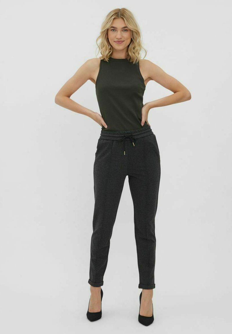 Vero Moda Trainingsbroek donkergrijs gemêleerd Vero Moda Trainingsbroek donkergrijs gemêleerd