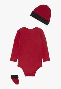Jordan JUMPMAN BOOTIE SET UNISEX - Gorro - gym red