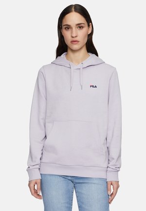 Lichtpaarse fleecetrui met een voorkleur, ribgebreide manchetten en zoom. Bevat een klein geborduurd FILA-logo in rood en blauw.
