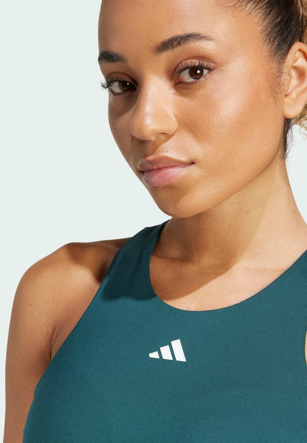 Sports dress - aurora ivy4