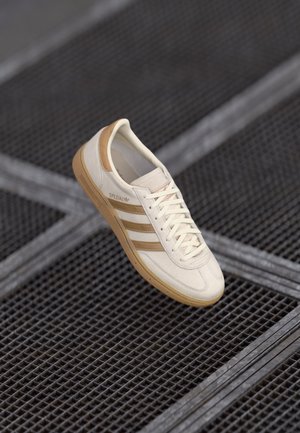HANDBALL SPEZIAL - Zapatillas - clear brown/cream white