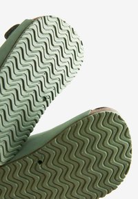 Next CUSHIONED DOUBLE BUCKLE TOUCH FASTENING STANDARD - Lära-gå-skor - sage green