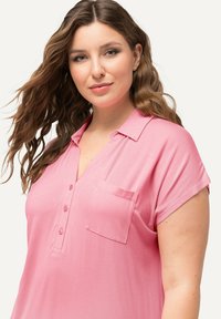Ulla Popken COLLARED CAP SLEEVE - Camicia da notte - pink