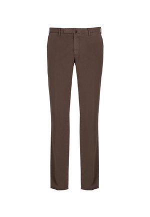 Pantaloni marroni slim-fit con passanti per cintura, cerniera frontale e tasche laterali, mostrati su sfondo bianco.