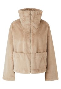 Veste beige en fausse fourrure avec col montant, fermeture éclair à l'avant et deux poches avant, conçue pour la chaleur et le style.
