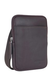 Czarna skórzana torba w kolorze ciemnego brązu o gładkiej fakturze, z zamkiem błyskawicznym, siateczkowym paskiem i przednią kieszenią; wytłoczone logo marki z przodu.