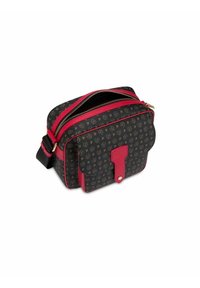 Borsa nera con motivo, dettagli rossi, due cerniere e una patta frontale. Materiale resistente con forma rettangolare e tracolla removibile.