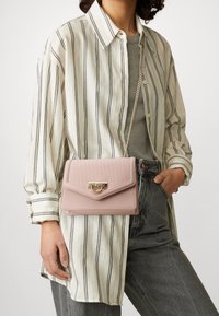 Forever New Borsa a tracolla - nude