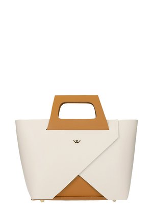 Tělová a bílá geometrická taška s výřezovými uchy, s logem a zlatými akcenty. Hladká textura, strukturovaný design.