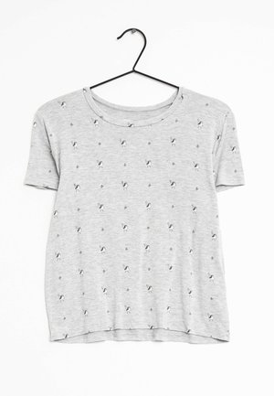 T-shirt grigio a maniche corte con un motivo ripetuto di uccellini. Realizzato in tessuto morbido, con scollatura rotonda e vestibilità comoda.