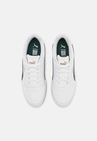 Puma CAVEN UNISEX - Sneakers basse - white/dark myrtle/gold