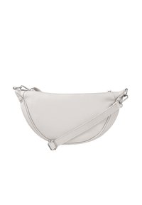 Biela kožená crossbody kabelka s oblým tvarom, textúrovaným povrchom a nastaviteľným popruhom. Obsahuje kovové kovanie a minimalistický dizajn.
