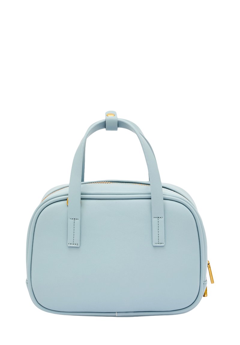 Borsa a mano in pelle azzurro chiaro, forma rettangolare con bordi arrotondati. Presenta una zip e hardware dorati, con manici piatti doppi per il trasporto.