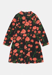 Vestido negro de mangas largas con patrones de rosas rojas y pink y tallos verdes, que presenta un escote alto y una cintura fruncida.