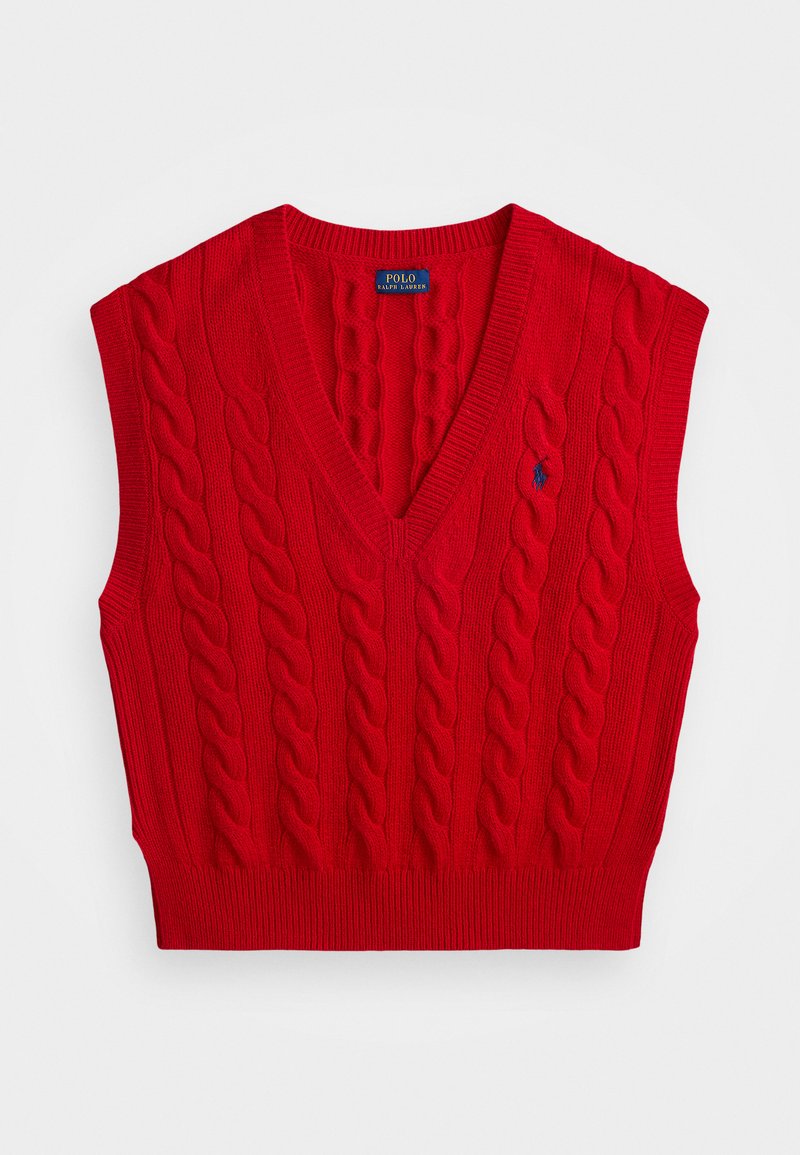 Gilet sans manches en tricot rouge avec un col en V, présentant des bords côtelés et un petit logo bleu sur le côté gauche. Fabriqué en fil texturé.