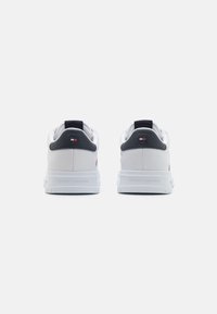 Tommy Hilfiger SUPERCUP SEASONAL - Sneakers basse - white