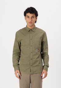 Tommy Jeans WASHED SHIRT - Shirt - fatigue green