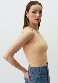 Jimmy Key SLIM FIT HALTER NECK BASIC TOP - Top - peach