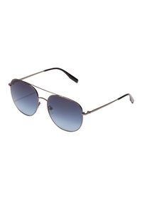 Ochelari de soare aviator cu rama din metal, cu lentile gradient de culoare albastră și vârfuri negre ale bratelor, pe un fundal alb.
