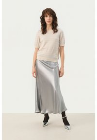 Part Two EVERLOTTA - T-shirts print - french oak silver stipe