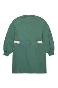 Grøn sweatshirtkjole med en afslappet pasform, lange puffede ærmer og et kontrasterende hvidt bælte i taljen. Blødt bomuldsblandingsmateriale.