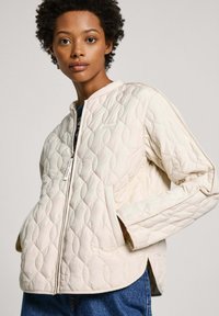 Pepe Jeans ABI - Bombera - mousse white