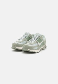 Nike Sportswear ZOOM VOMERO 5 - Tossud - jade horizon/phantom/light silver/white/black