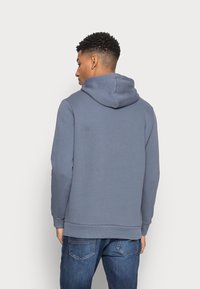 CLOSURE London SIGNUM HOODY - Camisola - slate
