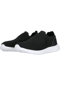 Schwarze Slip-On-Sneaker aus atmungsaktivem Strickmaterial, mit einer strukturierten Oberfläche, weißen Gummisohlen und einem dreieckigen Akzent an der Ferse.