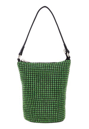 Borsa a secchiello decorata con strass verde, dotata di una tracolla nera e chiusura con zip. Superficie strutturata con motivo a griglia. Forma compatta e cilindrica.