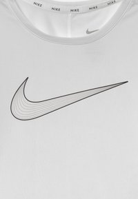 Nike Performance DF UNISEX - Camiseta deportiva - white/black