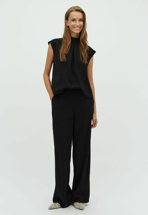 MAAJA SET - Püksid - black