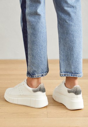 Tamaris - Sneakersy niskie