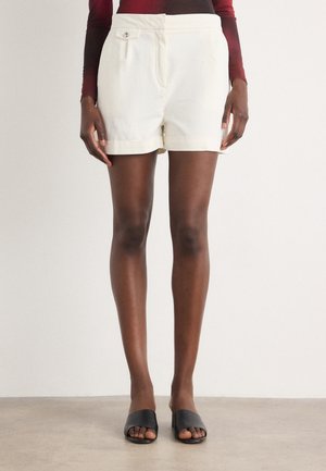 Short - white