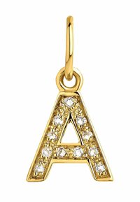 Colgante en forma de letra "A" en oro, adornado con pequeños cristales transparentes. Presenta un lazo en la parte superior para colgar. Superficie texturizada con un diseño intrincado.
