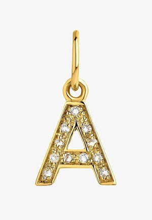 Colgante en forma de letra "A" en oro, adornado con pequeños cristales transparentes. Presenta un lazo en la parte superior para colgar. Superficie texturizada con un diseño intrincado.