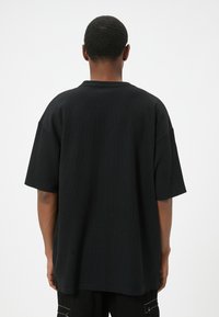 Koton - T-shirt basic