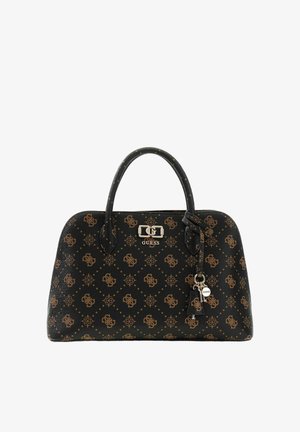 Sac à main Guess à motif noir et marron avec deux poignées, une plaque logo Guess argentée et un porte-clés attaché à une poignée.