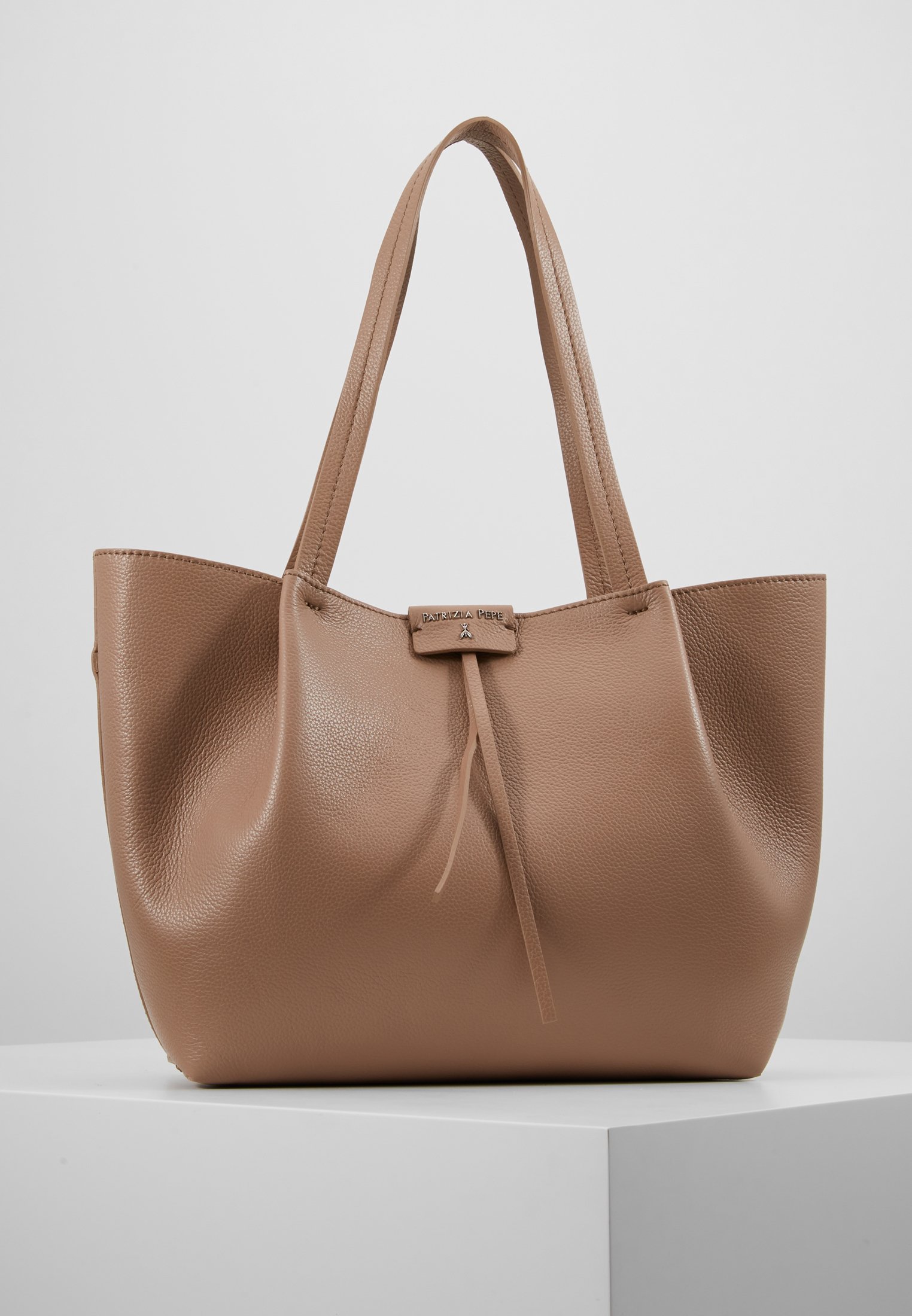 Patrizia Pepe Håndveske real taupe Zalando.no Patrizia Pepe Håndveske real taupe Zalando.no