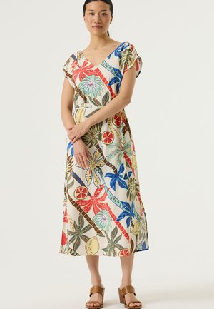 Maxi-jurk met korte mouwen, met een tropische print in rood, blauw en groen op een crèmekleurige achtergrond. Natuurlijke stof, losse pasvorm.