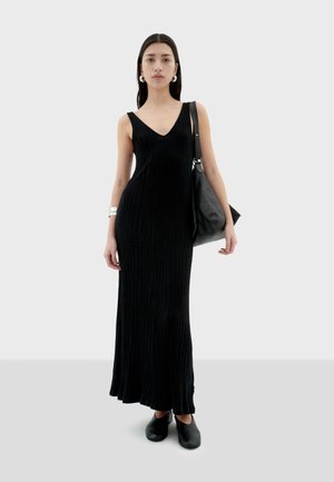 SADE - Vestito lungo - black