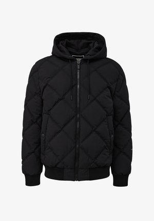 Giacca a vento nera trapuntata con cappuccio, caratterizzata da una chiusura frontale con zip, orlo e polsini a costine e tasche laterali a pressione. Finitura opaca con motivo a rombi.