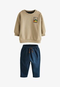 Nevybráno, stone mountain scene