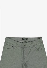 Grijze gemusterde jeans met een subtiel streepdessin, voorzien van voorzakken, een knoopsluiting en een merketiket op de taille.