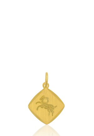 Goldanhänger in Diamantform mit einem gravierten Symbol eines springenden Widders in der Mitte und einer Öse zum Befestigen an einer Kette.